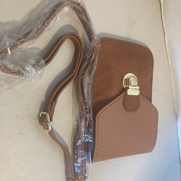 NWOT touchscreen purse with adjustable, removable strap, brown faux leather - Picture 11 of 11